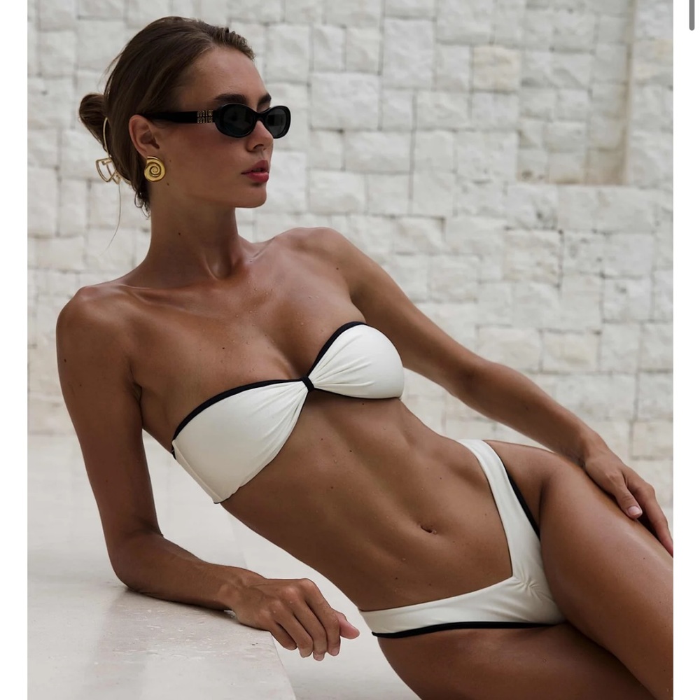 NWT DIVINE PEARL - CHEEKY BOTTOM + bandeu top